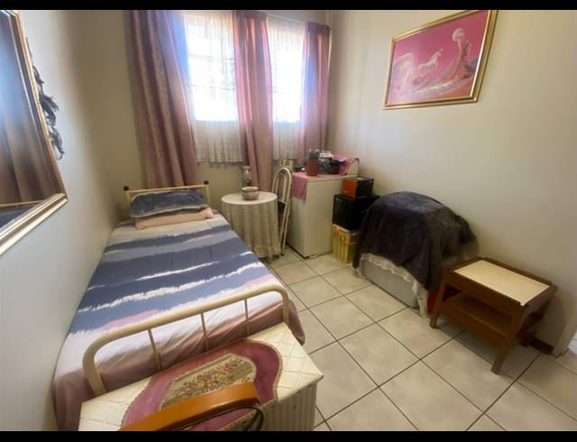 2 BEDROOM FLAT FOR SALE IN VANDERBIJLPARK CW 3